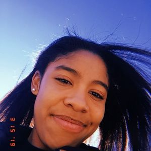 Meet your Posher, Marisa